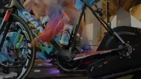 如何在家骑行锻炼？NEO 2T Smar模拟路感让您在家精彩骑行