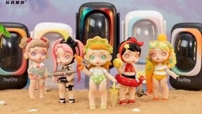 潮玩新品类 | Laura泳池大作战太空舱，初夏潮酷来袭