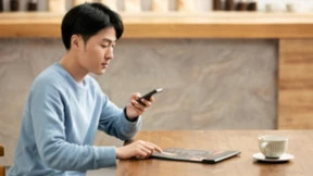 翻译机走进千家万户，讯飞双屏翻译机功能全面、设计贴心