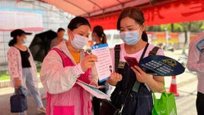 湖北移动反诈宣讲团驻守服务驿站助力安全高考