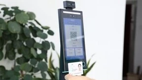 亚略特健康码核验一体机登陆深圳湾海关办公大楼，AI助力高效防疫