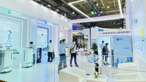 更“实用”的世界机器人大会 擎朗医疗配送机器人引关注