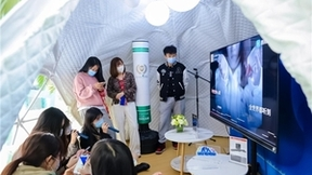 京东大厦惊现Vidda解压屋 K歌音乐电视MUS果然是解压神器