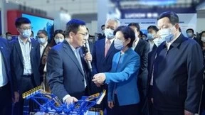 紫菜云亮相全国中小企业数字化转型大会 工信部与山东省政府主要领导莅临展区参观指导