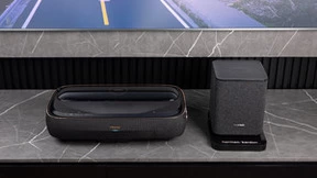 扑面而来的影音沉浸感：全球首款全色全声屏海信激光电视88L9V