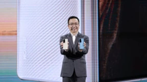 荣耀Magic Vs折叠屏旗舰发布：全新结构设计实现紧致轻薄机身