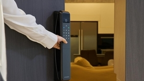 “软硬”实力双核驱动，德施曼智能锁塑高端国货先锋力！