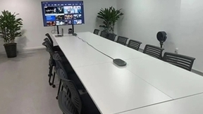 AI会议室丨24麦+16倍变焦，思必驰助力中国信通院开展安全高效会议