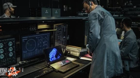 《流浪地球2》热映中 ROG冰刃双屏笔记本成关键道具