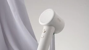 330g超轻重量，追觅极光高速吹风机让吹发更轻松