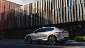 智己携手Momenta发布行业首个D.L.P.人工智能模型