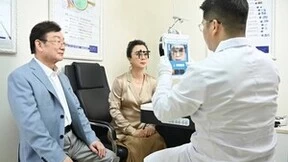 从老花镜到新型花镜，超视立引领中老年消费新时尚