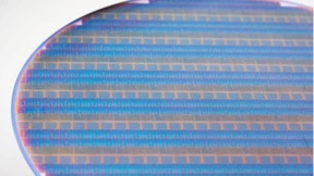 英特尔PowerVia技术率先实现芯片背面供电，突破互连瓶颈