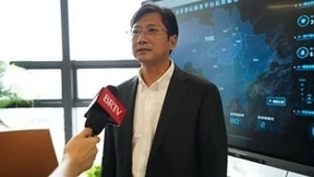 中国上市公司金董会、北京电视台等一行参访鸿合科技：探索“一块屏”背后的财富密码