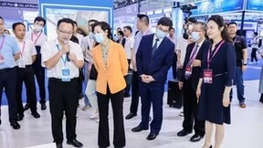 七腾机器人“双核”亮相中博会，尽显专精特新“小巨人”风采