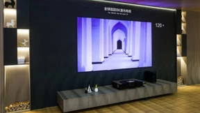 激光显示换挡提速 海信展出全球首款8K激光电视LX
