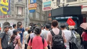 东南亚青年企业家代表团访问咖啡机器人COFE+