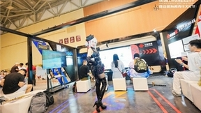 Vidda成二次元新宠 百吋巨屏打造游戏客厅