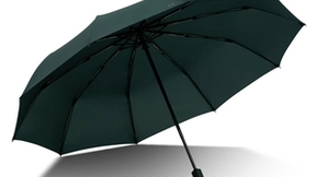 消费者抢购雨伞应对强降雨 京东雨伞雨具成交额同比增长超100%