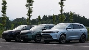 余承东微博曝光问界新M7大五座路测，五个亿重金升级