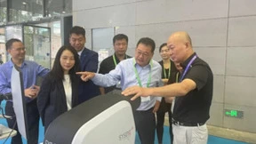 震撼全场！新视野全自动真彩超广角视网膜成像系统精彩亮相CCOS