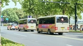 杭州亚运会绍兴站火炬传递，navigare品牌CEO蒋志勇任92号火炬手