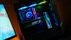 酷冷至尊冰神G360 龙影：高端一体式水冷散热新选择