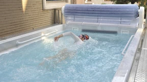 如何轻松拥有一个私家泳池？威浪仕无边际泳池，移动一体式集成
