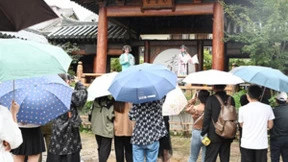 传承与创新，拈花湾小镇沉浸式戏曲游持续火爆