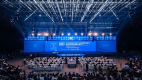 寻迹智行携R16S亮相全球智能驾驶大会，探索智能搬运新未来！