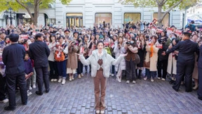 森马全新轻暖代言人陈都灵惊喜现身哈尔滨门店