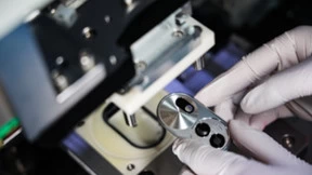 OPPO Reno11 系列官宣，携手朱一龙演绎全新宝石设计