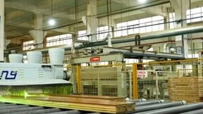 群升集团“变中寻机，蹚出转型升级新路径”