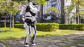 搭载开源鸿蒙的人形机器人，掀起了资本热潮