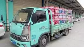 做防水材料的张师傅，“奥铃M卡，一车顶两车用”