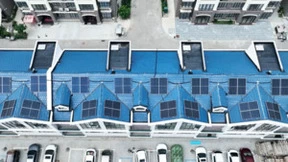 昱能科技深入推进乡村屋顶光伏发电，为盐官发展注入零碳绿能！