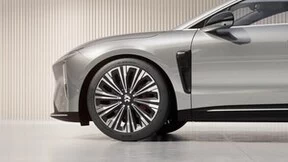 图达通猎鹰、灵雀 W，助力蔚来ET9亮相