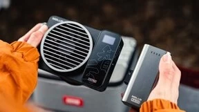 左手云台，右手灯光，智云始终革新影像行业