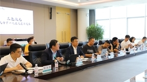 投影行业头部品牌加入三色激光全家桶 Vidda引领技术方向