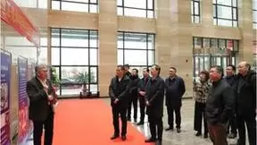 中国信科集团旗下理工光科公司光栅阵列特种传感光纤拉丝塔在武汉投产运行