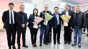 HOYA高层访问超视立，共探中老年视光发展新机遇