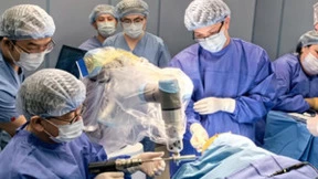 国产神经外科手术机器人出海，落地哈萨克斯坦顺利开展海外首例临床手术