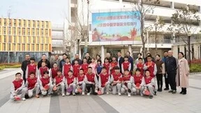 这堂体育课太酷了！奥运冠军许昕进校园与安庆学子面对面交流