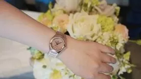 戴上欧米茄“陨石盘”星座，宇宙的终极浪漫都在手上！