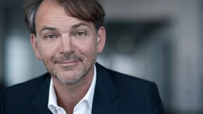 BMW新世代概念车带来平视显示技术的量子飞跃