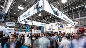 如何利用UR机器人提升工厂效率？