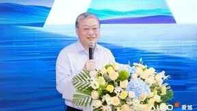 “再越巅峰，先见未来” 爱旭全球首创BC产品0BB技术及“星云”轻质组件