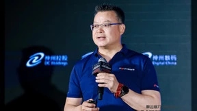 神州鲲泰推出全新智算架构及硅光+液冷整机柜，破解多云异构绿色智算难题