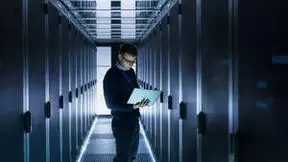 如何利用人工智能推动数据中心转型？