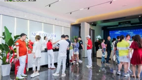 武汉首家！4K全高清智能高尔夫球馆未开业店先火